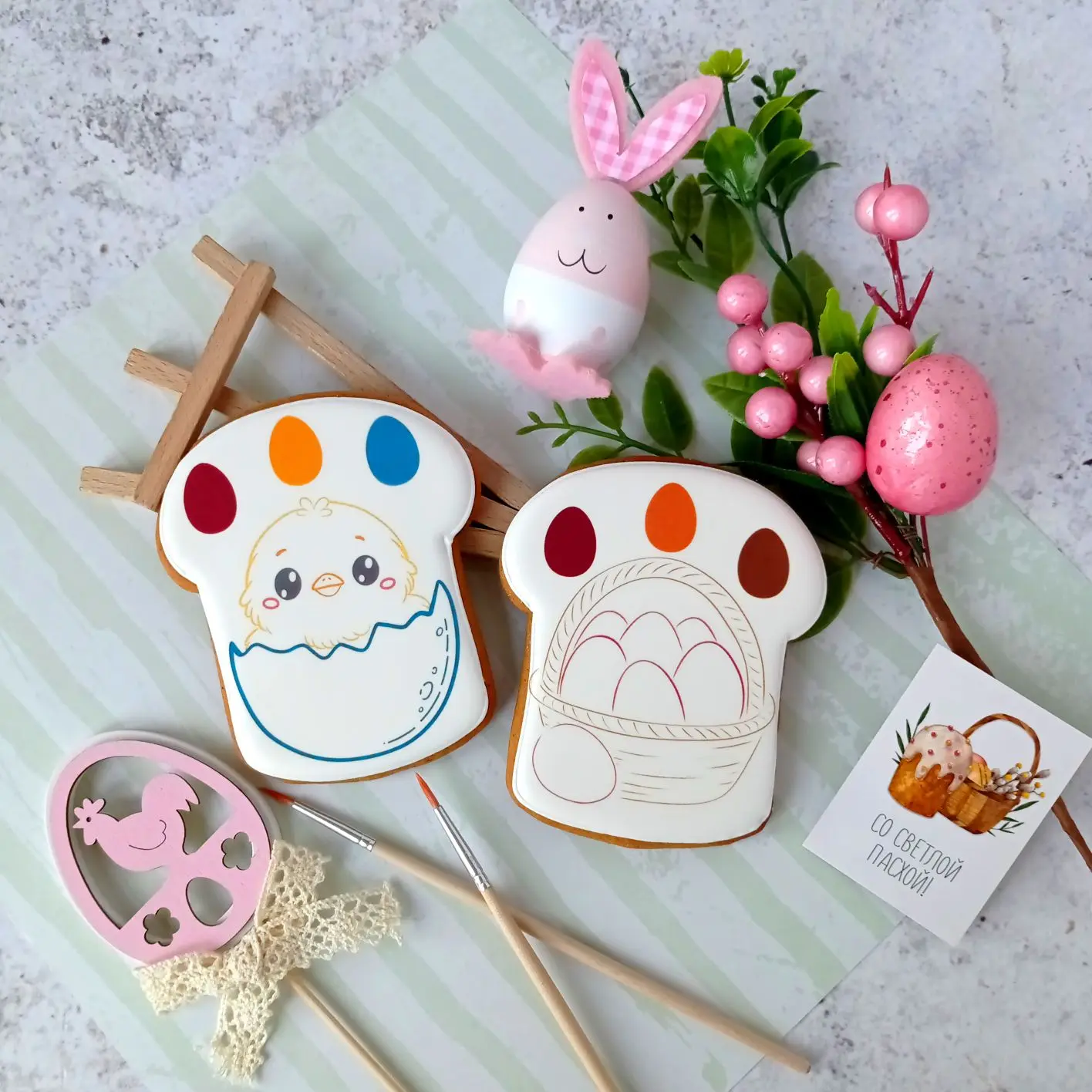 Пасхальная раскраска в пакете с лентой